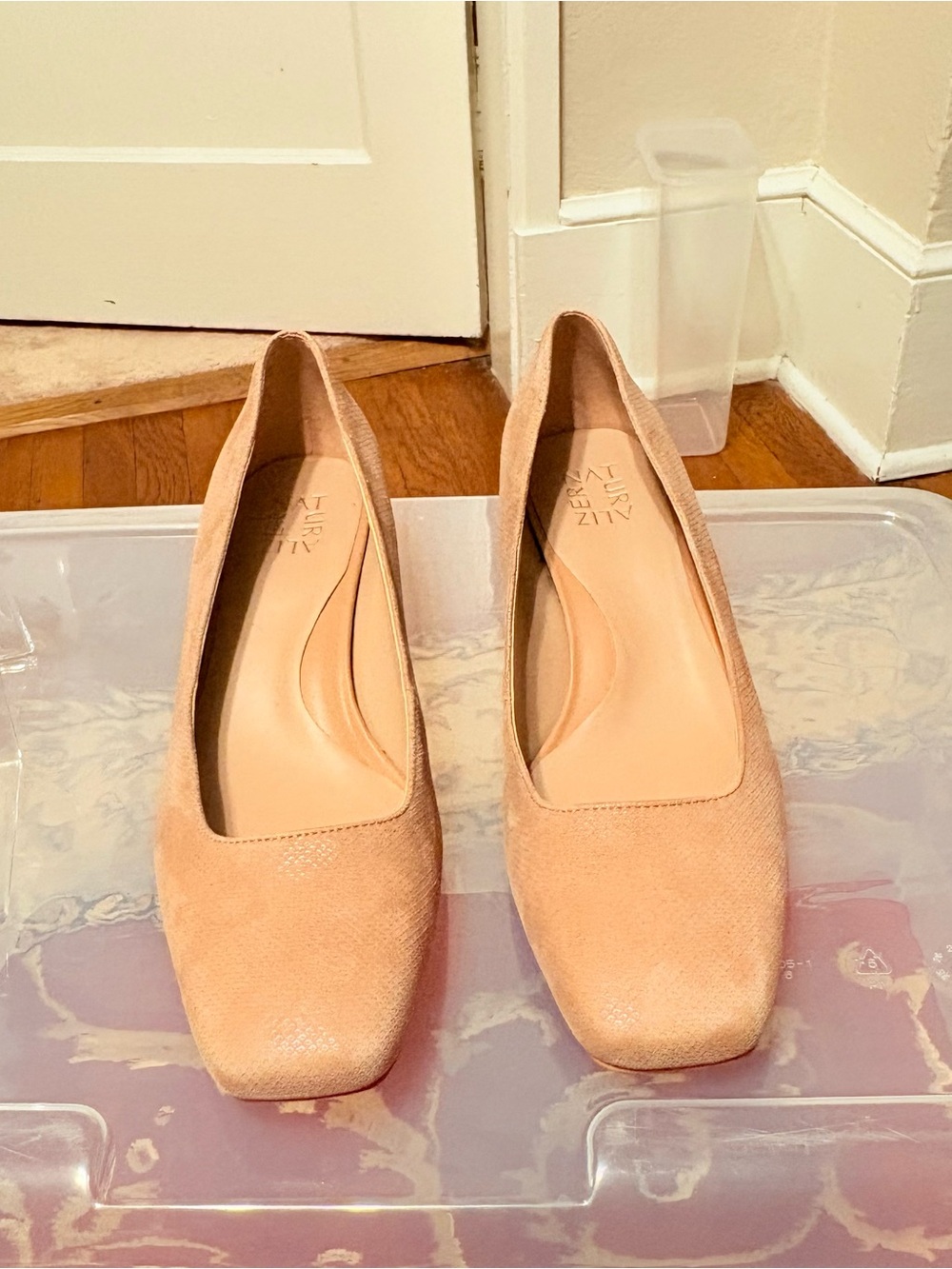Naturalizer Classic Low Block Jayla Heel Suede Pumps in Nude Blush 9.5 wide - Picture 2 of 6